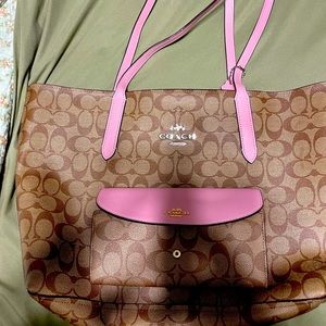 Coach purse and wallet